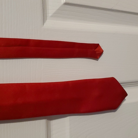 Men's Red Silk Tie - Picture 3 of 5